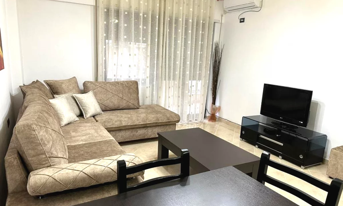 Shtepi me qera Apartament ne Tirane, 1+1, Mobilimi E mobiluar, Pagesa 500  Euro.