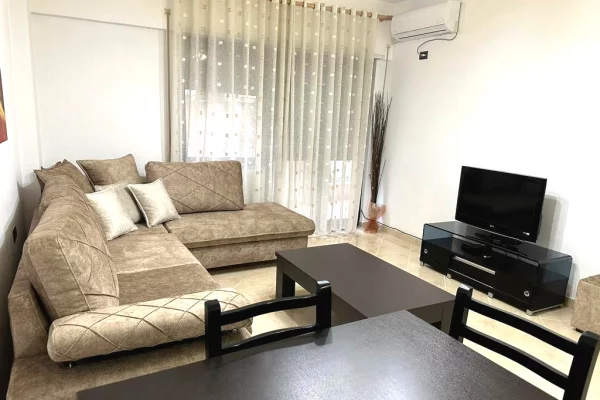 prane komunes , JEPET ME QERA APARTAMENT 1+1