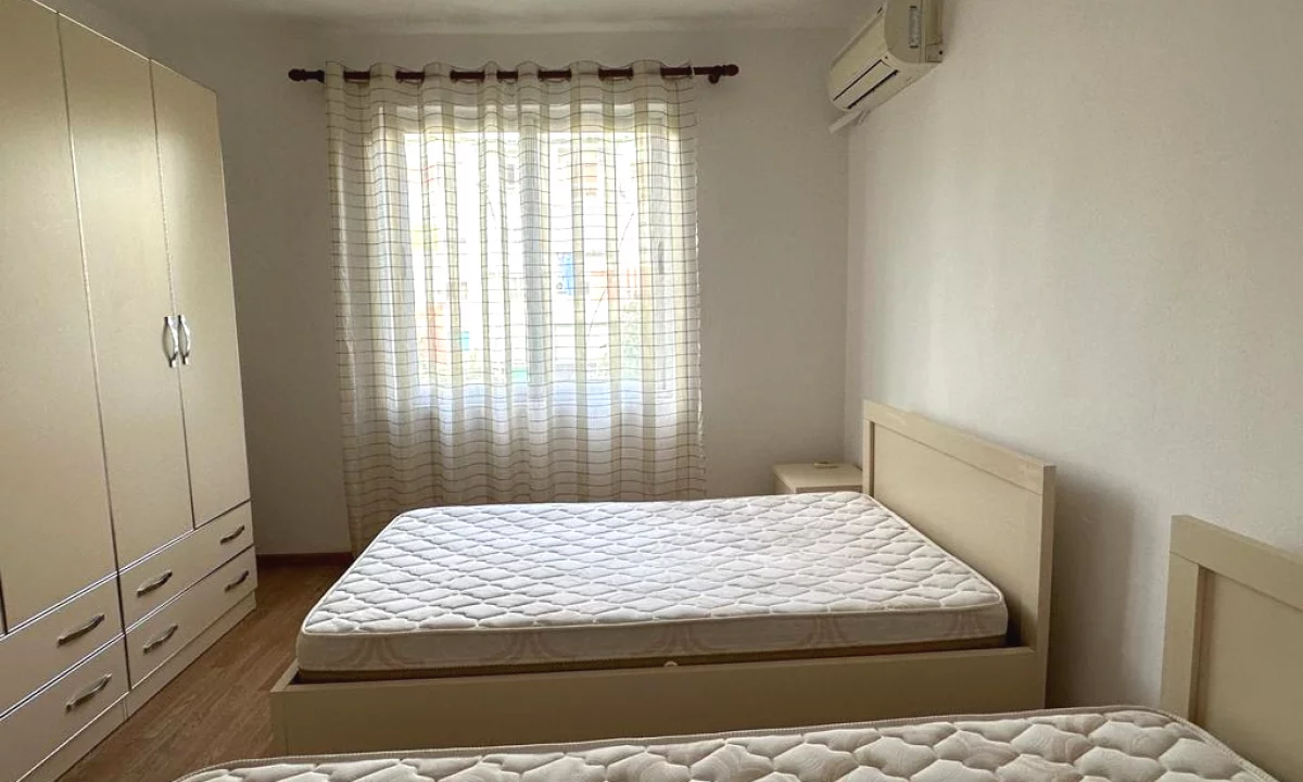 Shtepi me qera Apartament ne Tirane, 1+1, Mobilimi E mobiluar, Pagesa 550  Euro.