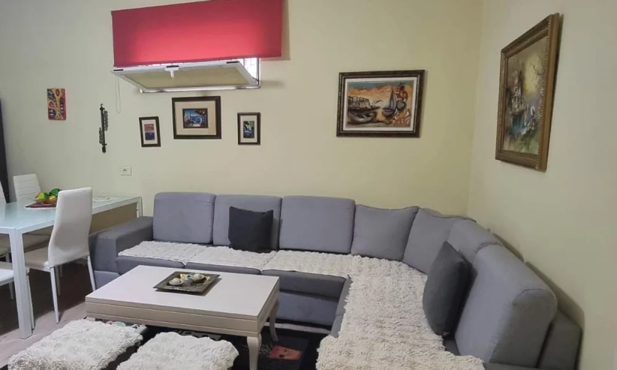 Shtepi me qera Apartament ne Tirane, 2+1, Mobilimi E mobiluar, Pagesa 55,000  Leke.