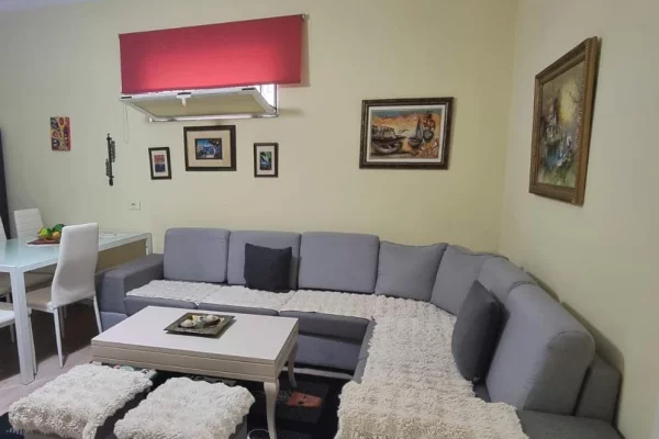 📣21-dhjetori, Jepet me qera  apartament  2+1. 📣