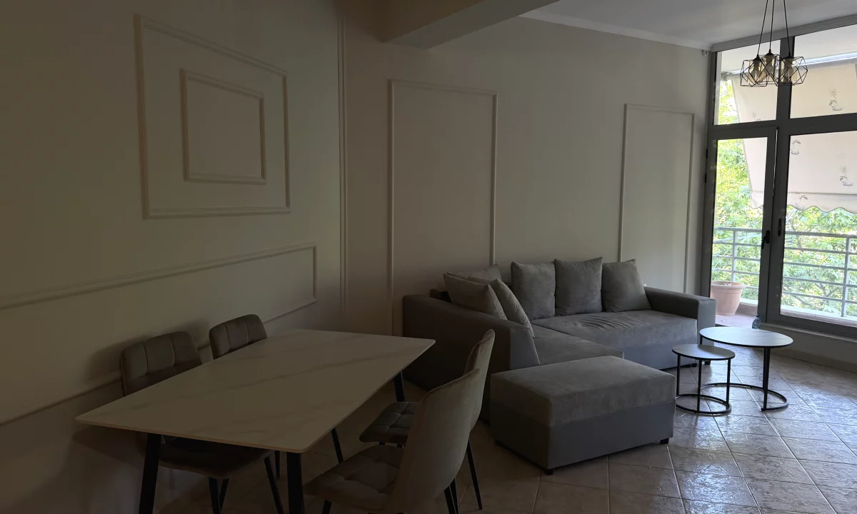 Shtepi me qera Apartament ne Tirane, 2+1, Mobilimi E mobiluar, Pagesa 68,000  Leke.