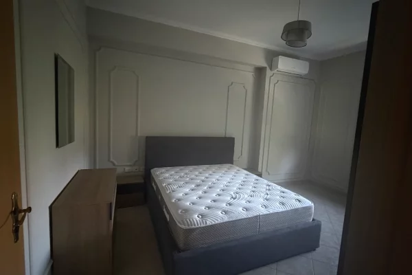 Shtepi me qera Apartament ne Tirane, 2+1, Mobilimi E mobiluar, Pagesa 68,000  Leke.