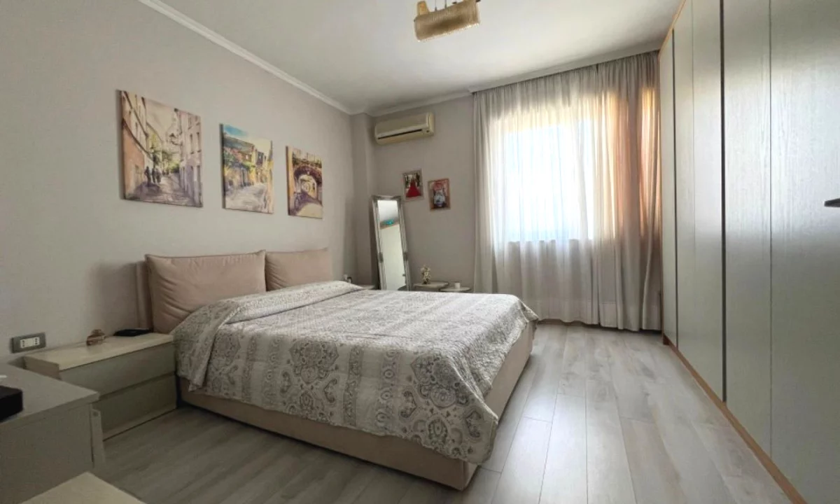 Shtepi me qera Apartament ne Tirane, 2+1, Mobilimi E mobiluar, Pagesa 550  Euro.