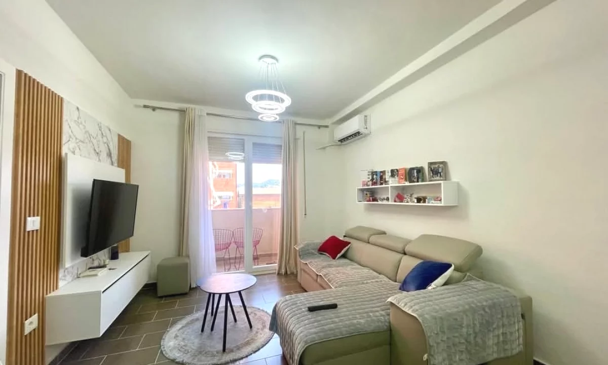 Shtepi me qera Apartament ne Tirane, 1+1, Mobilimi E mobiluar, Pagesa 480  Euro.