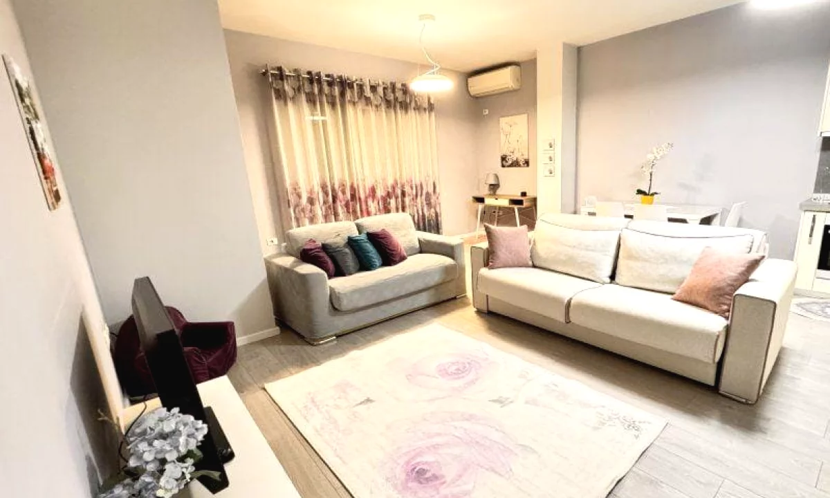 Shtepi me qera Apartament ne Tirane, 1+1, Mobilimi E mobiluar, Pagesa 600  Euro.