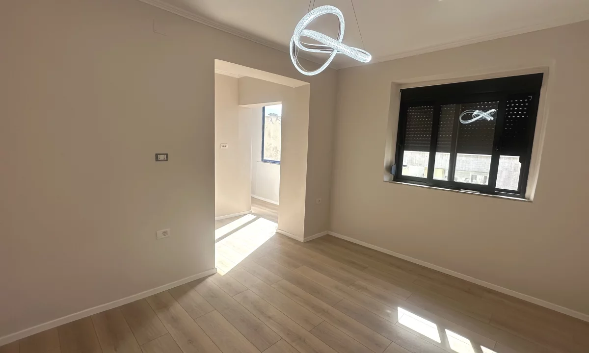 Shtepi me qera Apartament ne Tirane, 1+1, Mobilimi Bosh, pa mobiluar, Pagesa 50,000  Leke.