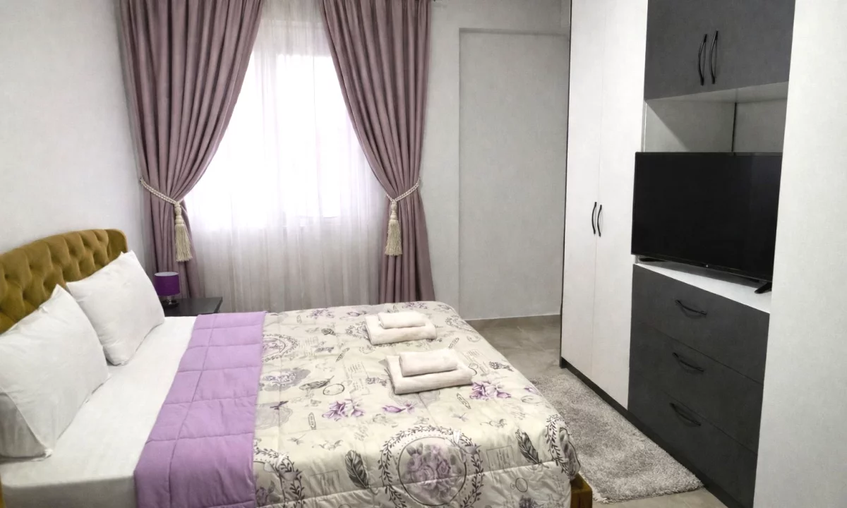 Shtepi me qera Apartament ne Tirane, 2+1, Mobilimi E mobiluar, Pagesa 600  Euro.