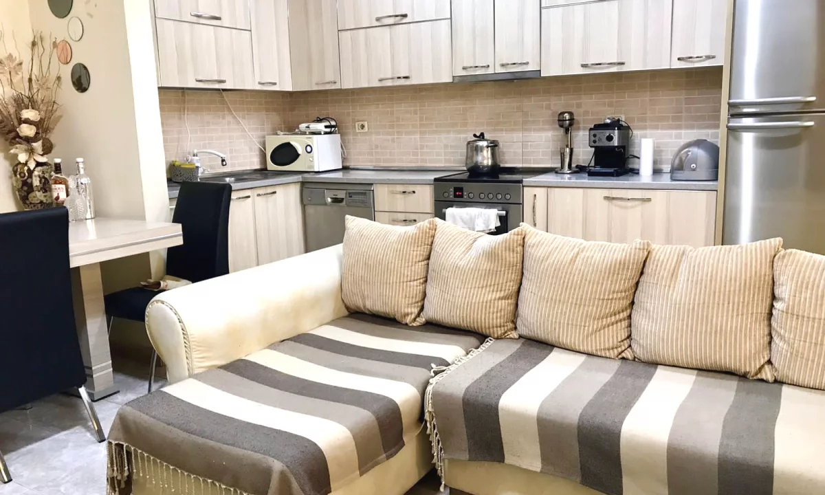 Shtepi me qera Apartament ne Tirane, 2+1, Mobilimi E mobiluar, Pagesa 570  Euro.