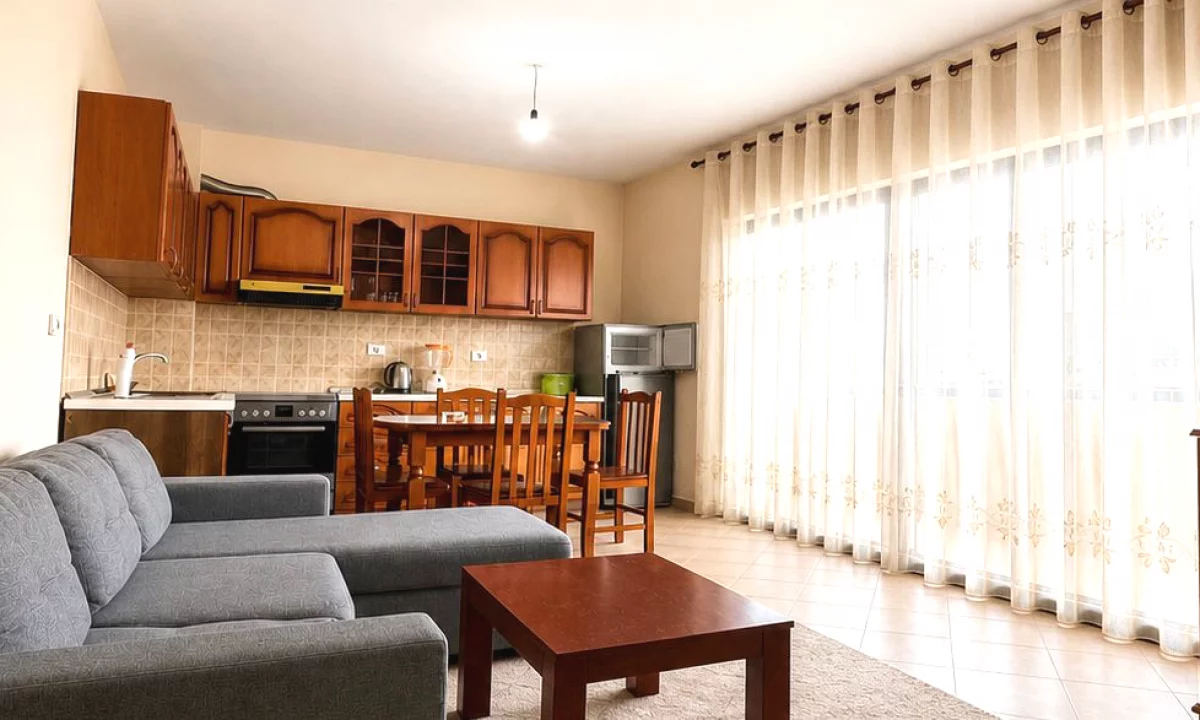 Shtepi ne shitje Apartament ne Tirane, 2+1, Mobilimi E mobiluar, Pagesa 198,000  Euro.