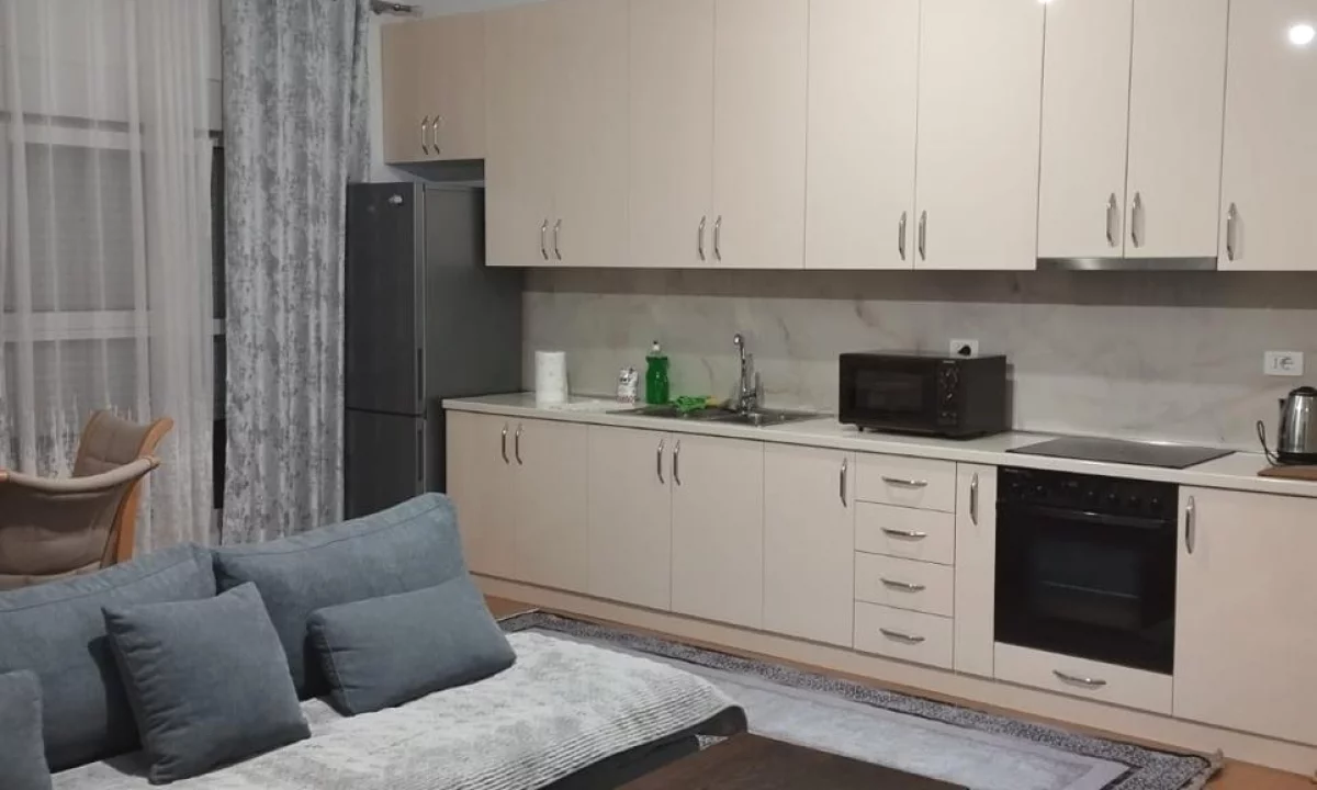 Shtepi me qera Apartament ne Tirane, 2+1, Mobilimi E mobiluar, Pagesa 57,000  Leke.