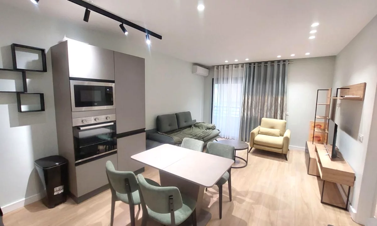Shtepi me qera Apartament ne Tirane, 1+1, Mobilimi E mobiluar, Pagesa 700  Euro.