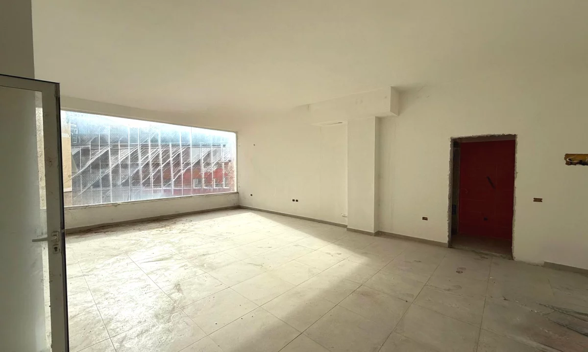 Shtepi ne shitje Apartament ne Tirane, 2+1, Mobilimi Bosh, pa mobiluar, Pagesa 147,000  Euro.