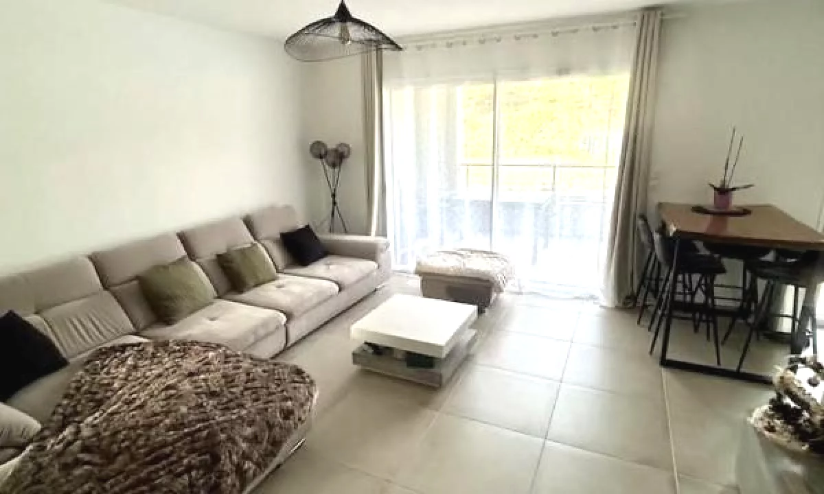 Shtepi me qera Apartament ne Tirane, 1+1, Mobilimi E mobiluar, Pagesa 500  Euro.