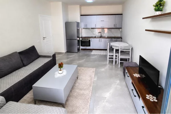🔥 Apartament 1+1 me Qira – Rruga Kongresi i Manastirit 🏡✨