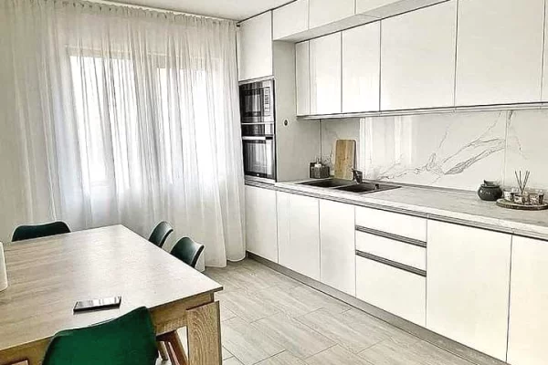 Kodra e Diellit-Apartament 2+1 me qera!