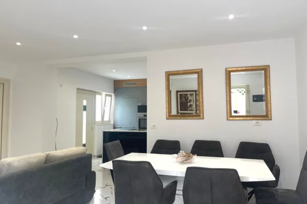 Siri Kodra-Jepet me qera apartament 2+1.