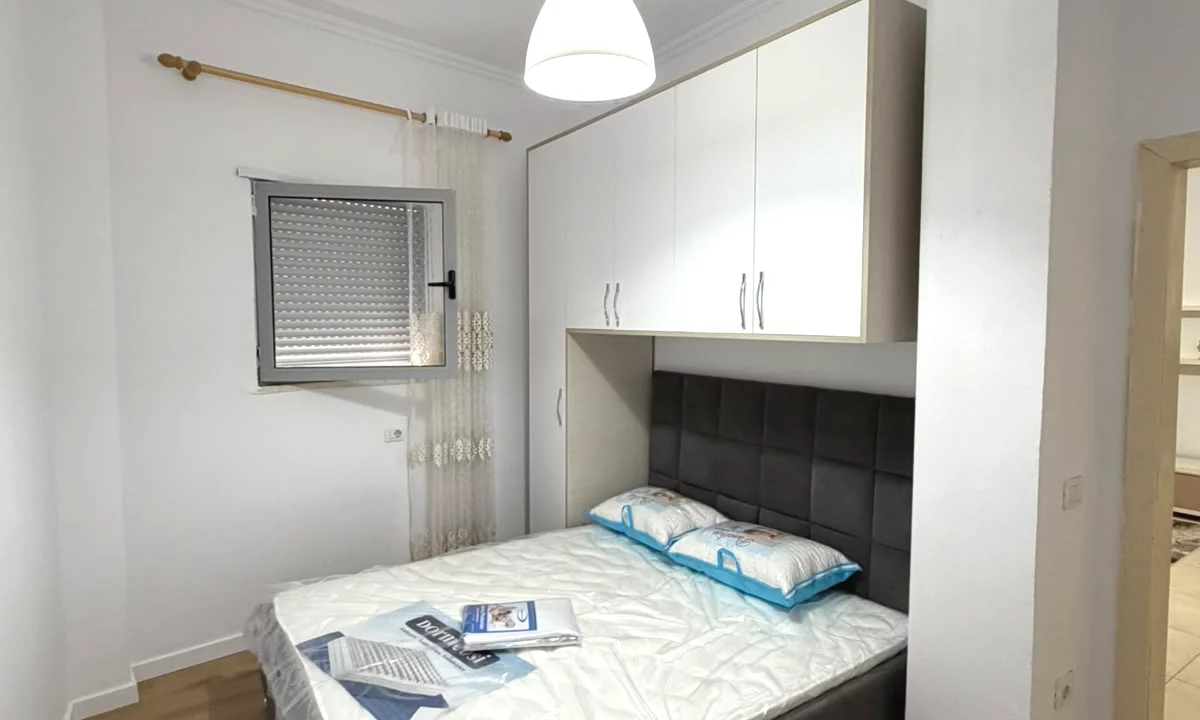 Shtepi me qera Apartament ne Tirane, 1+1, Mobilimi E mobiluar, Pagesa 400  Euro.