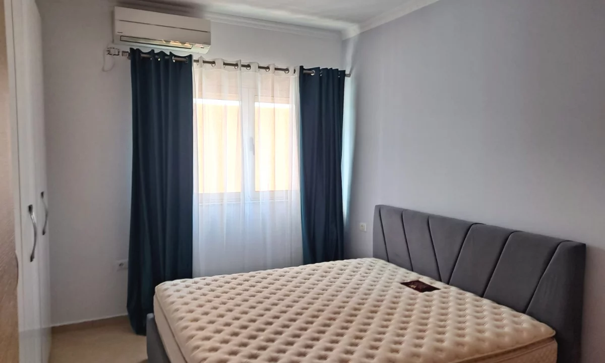 Shtepi me qera Apartament ne Tirane, 1+1, Mobilimi E mobiluar, Pagesa 500  Euro.