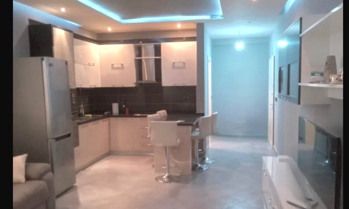 Shtepi me qera Apartament ne Tirane, 2+1, Mobilimi E mobiluar, Pagesa 500  Euro.
