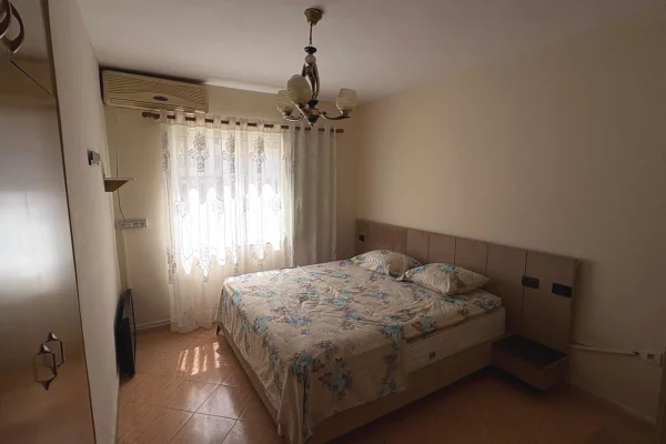 Prane Shkolles se Baletit, jepet me qera apartament 2+1.