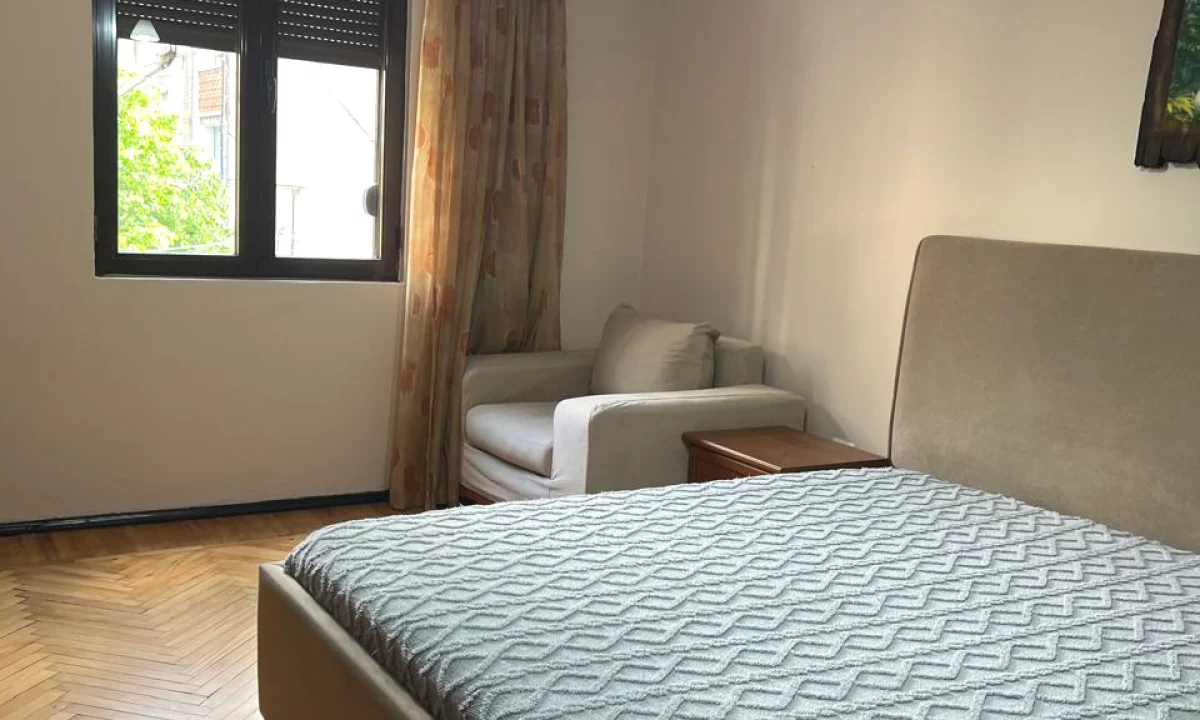 Shtepi me qera Apartament ne Tirane, 2+1, Mobilimi E mobiluar, Pagesa 62,000  Leke.