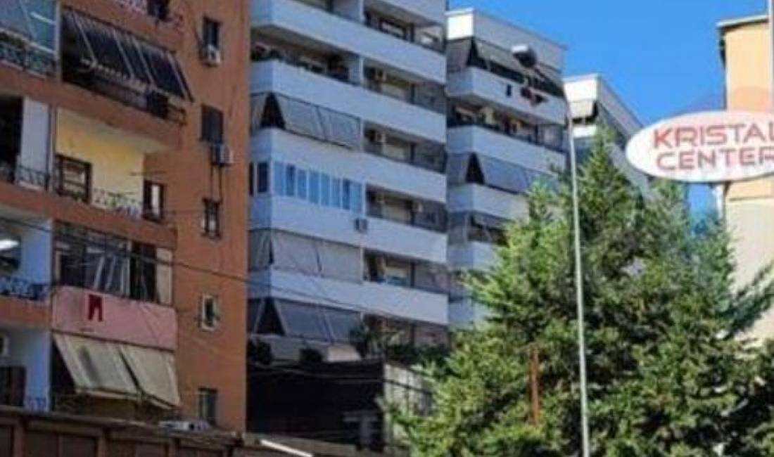 Ambjent biznesi me qera  prane kristal center 