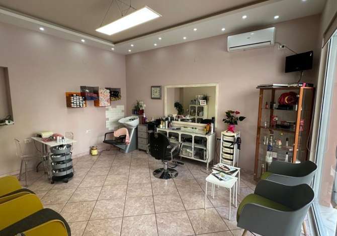 TE KOMUNA E PARISIT JEPET AMBJENT BIZNESI ME QERA