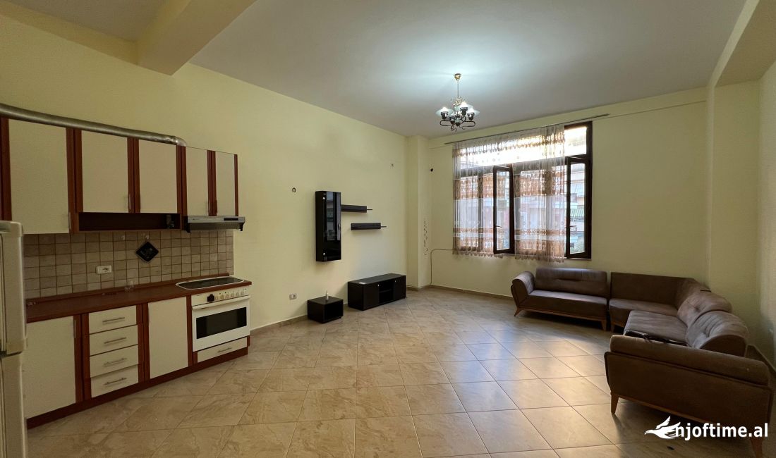 apartament 1+1 me qera per zyra te komuna e parisit 