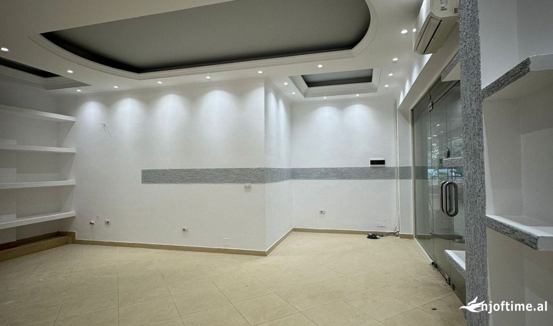 te ish ekspozita jepet ambjent biznesi me qera 