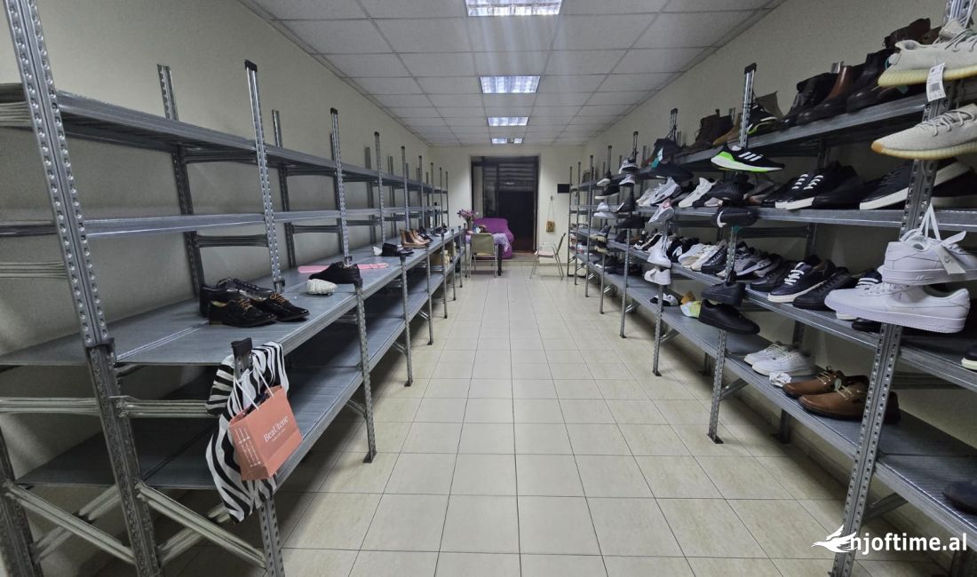 Ambjent biznesi me qera ne rruge kryesore prane shkolles se baletit