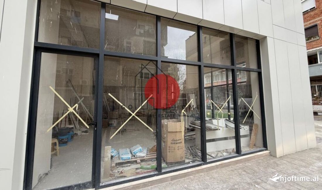 Ambient Biznesi ne Shitje ne Rrugen e Durresit, Tirane