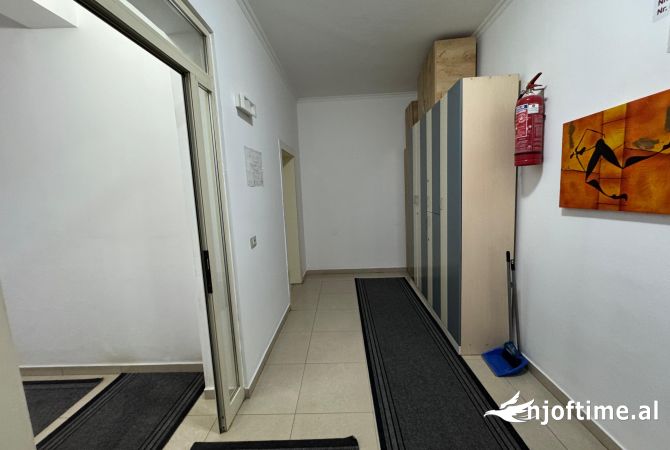 Shesim HOTEL 4 kate, Komuna e Parisit!