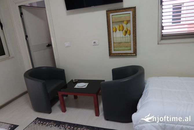 Shesim HOTEL 4 kate, Komuna e Parisit!