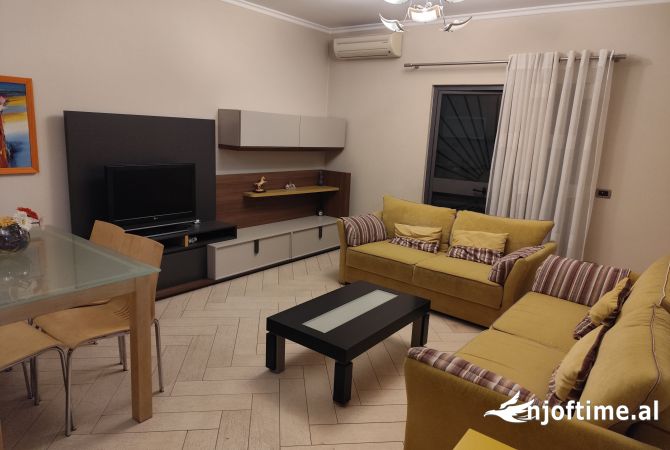 Shtepi me qera Apartament ne Tirane, 1+1, Mobilimi E mobiluar, Pagesa 500  Euro.
