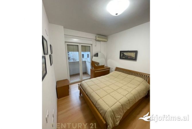 Shtepi me qera Apartament ne Tirane, 2+1, Mobilimi E mobiluar, Pagesa 800  Euro.