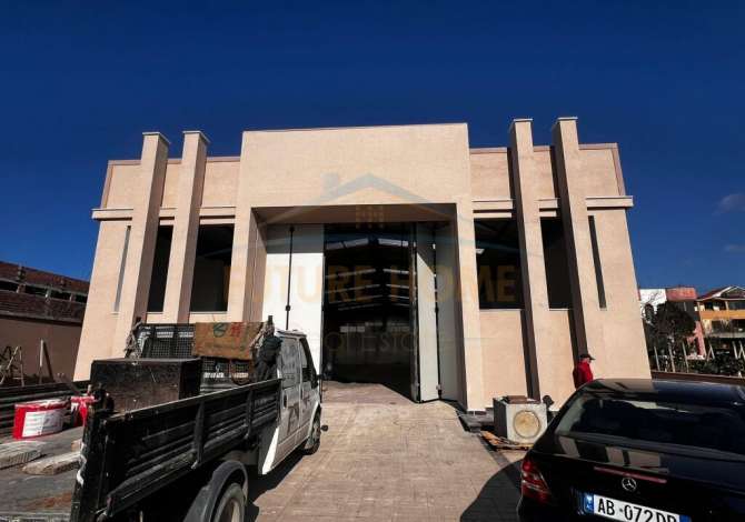 Ambiente Commerciale in Affitto 4+1 a Durazzo - 2,500 Euro