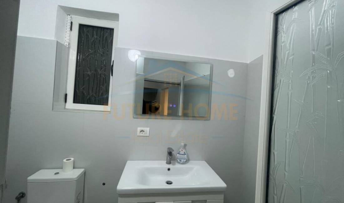 Qera, Ambjent Biznesi, Bulevardi Kryesor, Durres 