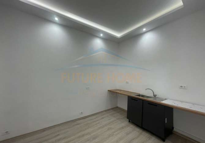 Ambiente Commerciale in Affitto 3+1 a Durazzo - 450 Euro