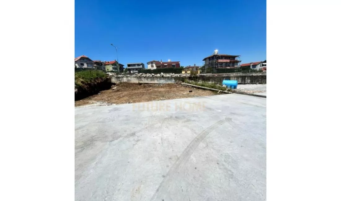 Tirane, jepet me qera ambjent biznesi 1.150 Euro 