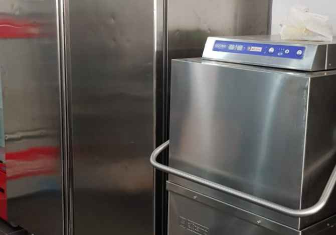 Pajisje biznesi ne shitje ne Tirane - 100 Euro