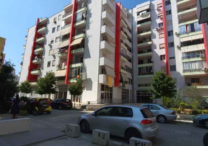 Ambiente Commerciale in Affitto a Tirana - 3,800 Euro