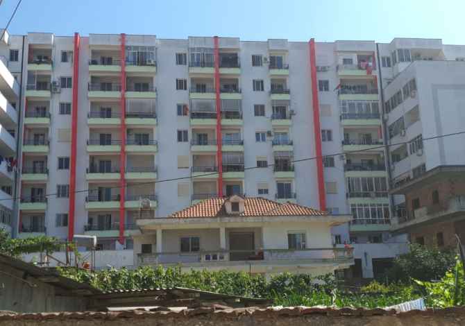 Ambiente Commerciale in Affitto a Tirana - 3,800 Euro