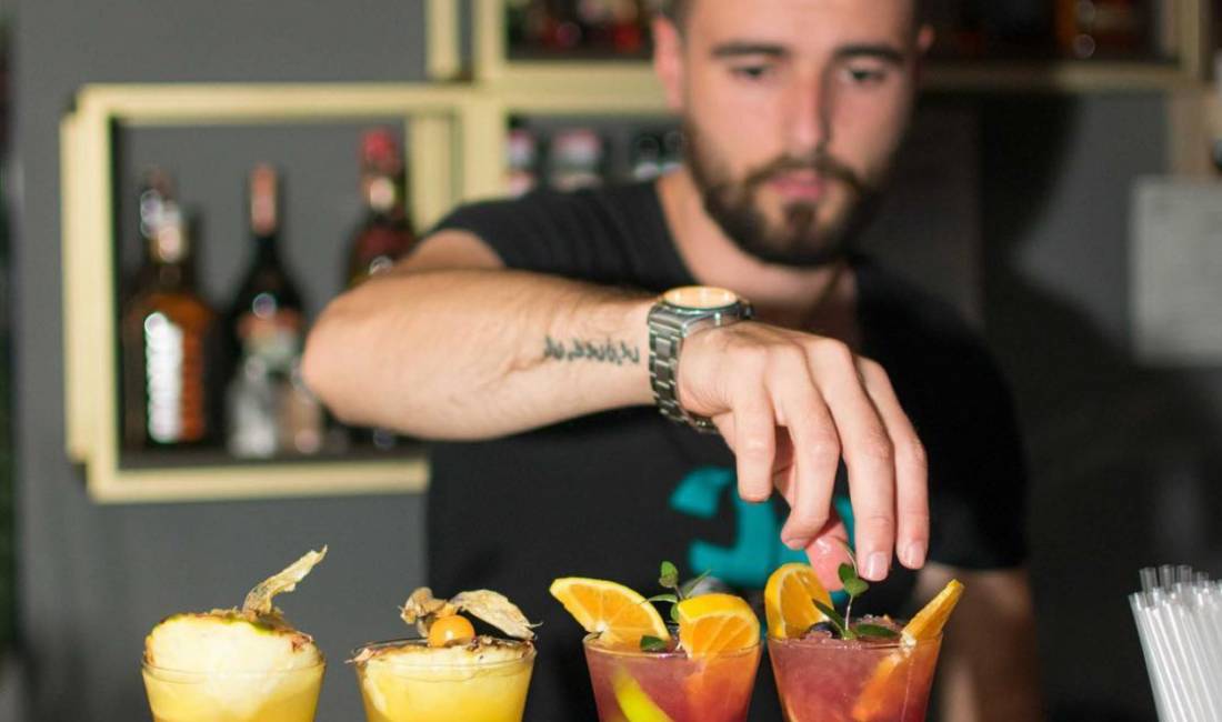 Offerte di lavoro a Tirana, Profession Banakier/e Kamarier , , Pagamento Trattabile.