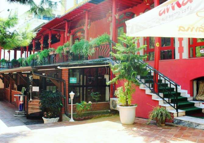 Njoftime Pune per Kuzhnjer/e,Kamarier bari ,Kamarier restoranti ne Tirane