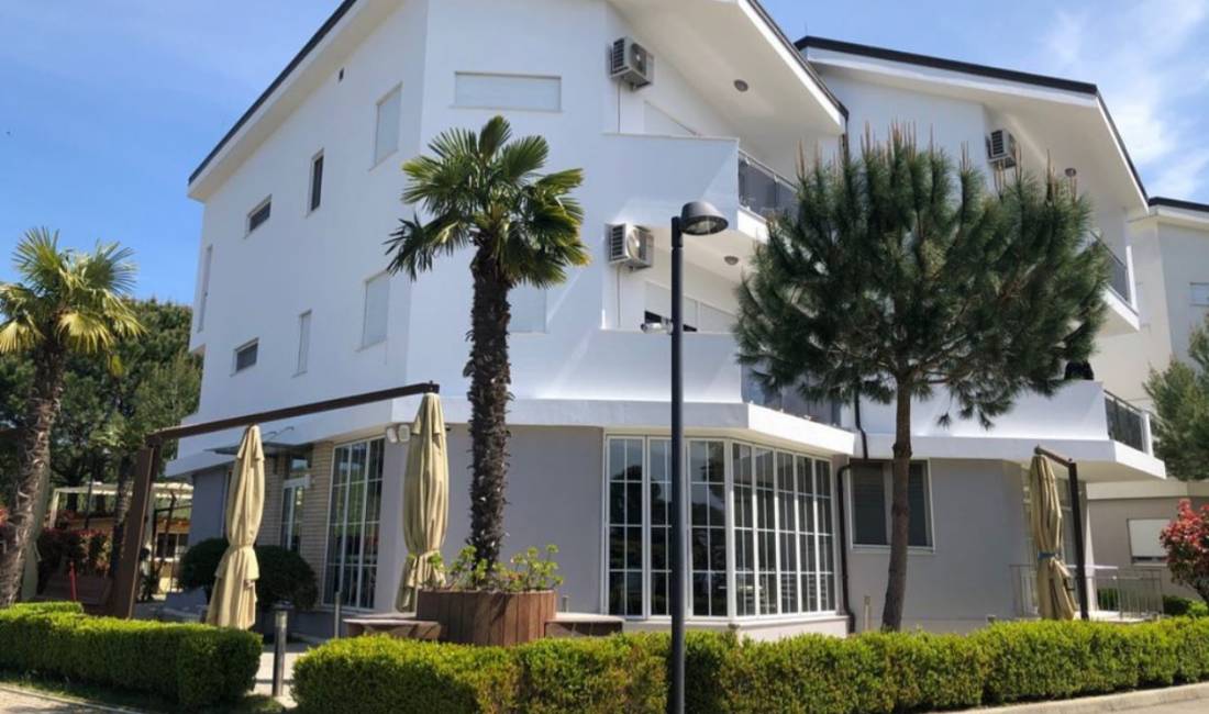 Offerte di lavoro a Durazzo, Profession Kamarier , , Pagamento Trattabile.