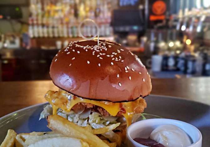 Offerte di lavoro a Tirana, Profession Ndihmes Banakier,Ndihmes Kuzhinier,Kamarier,Sanitare , , Pagamento Trattabile.