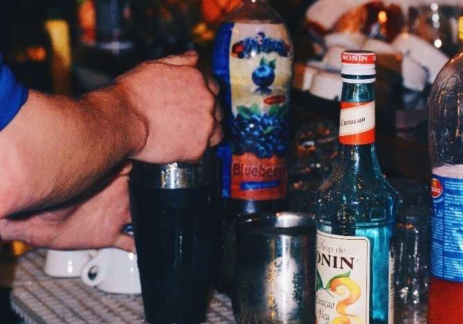 Offerte di lavoro a Tirana, Profession Barist,Kamarier/e, Sanitare , , Pagamento 33,000  Leke.