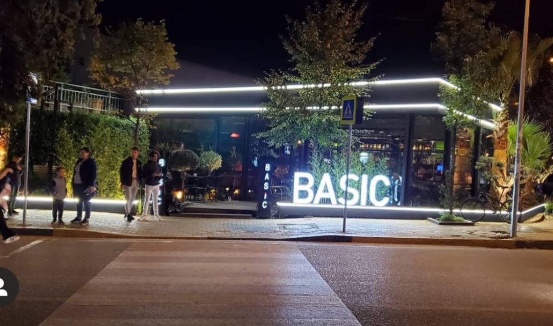 Offerte di lavoro a Tirana, Profession Banakier/e,Kamarier/e , , Pagamento Trattabile.