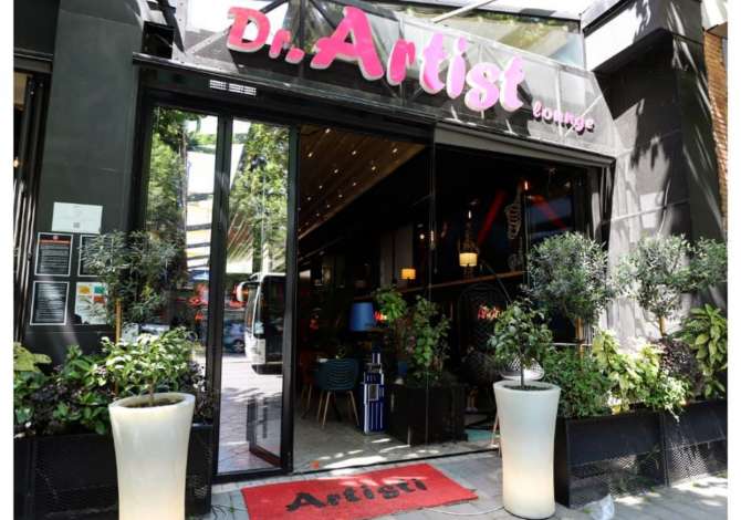 Njoftime Pune per Banakier,Kamarier,Barist,Kuzhinjer ne Tirane